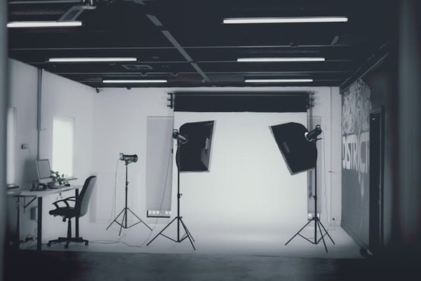 How to Choose the Perfect Lighting for a Home Photography Studio?